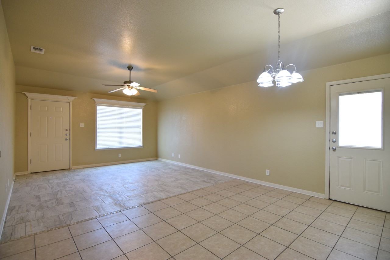 1400 Cavalry Ln - Photo 5 of 17