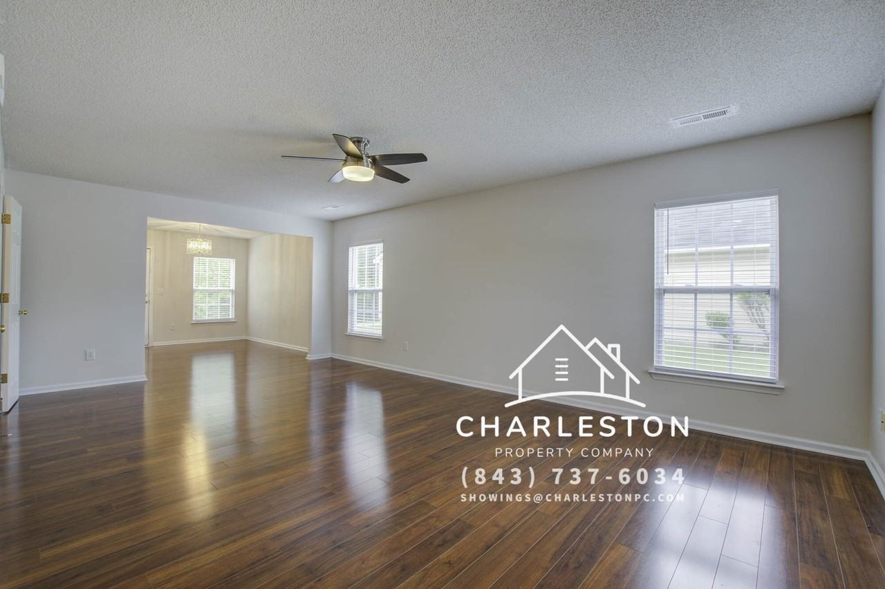 141 Old Tree Rd - Photo 3 of 26