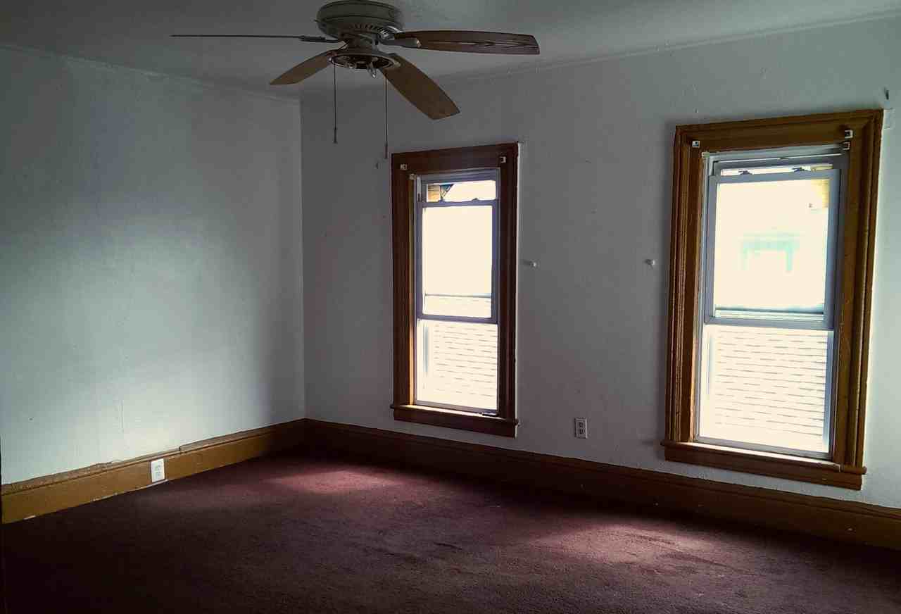 74 Saratoga Ave - Photo 3 of 7