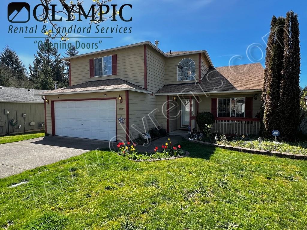 1439 Chatham Dr Se - Photo 2 of 20