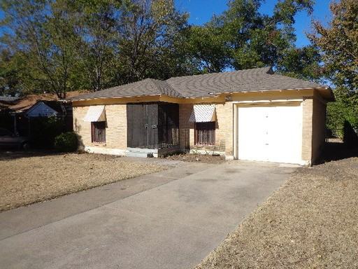 1951 Berwick Ave - Photo 2 of 17