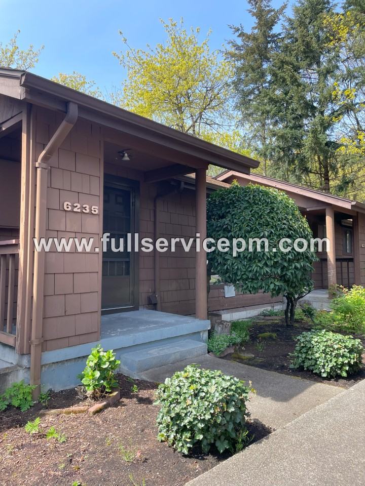 6235 S 153rd St - Photo 2 of 30