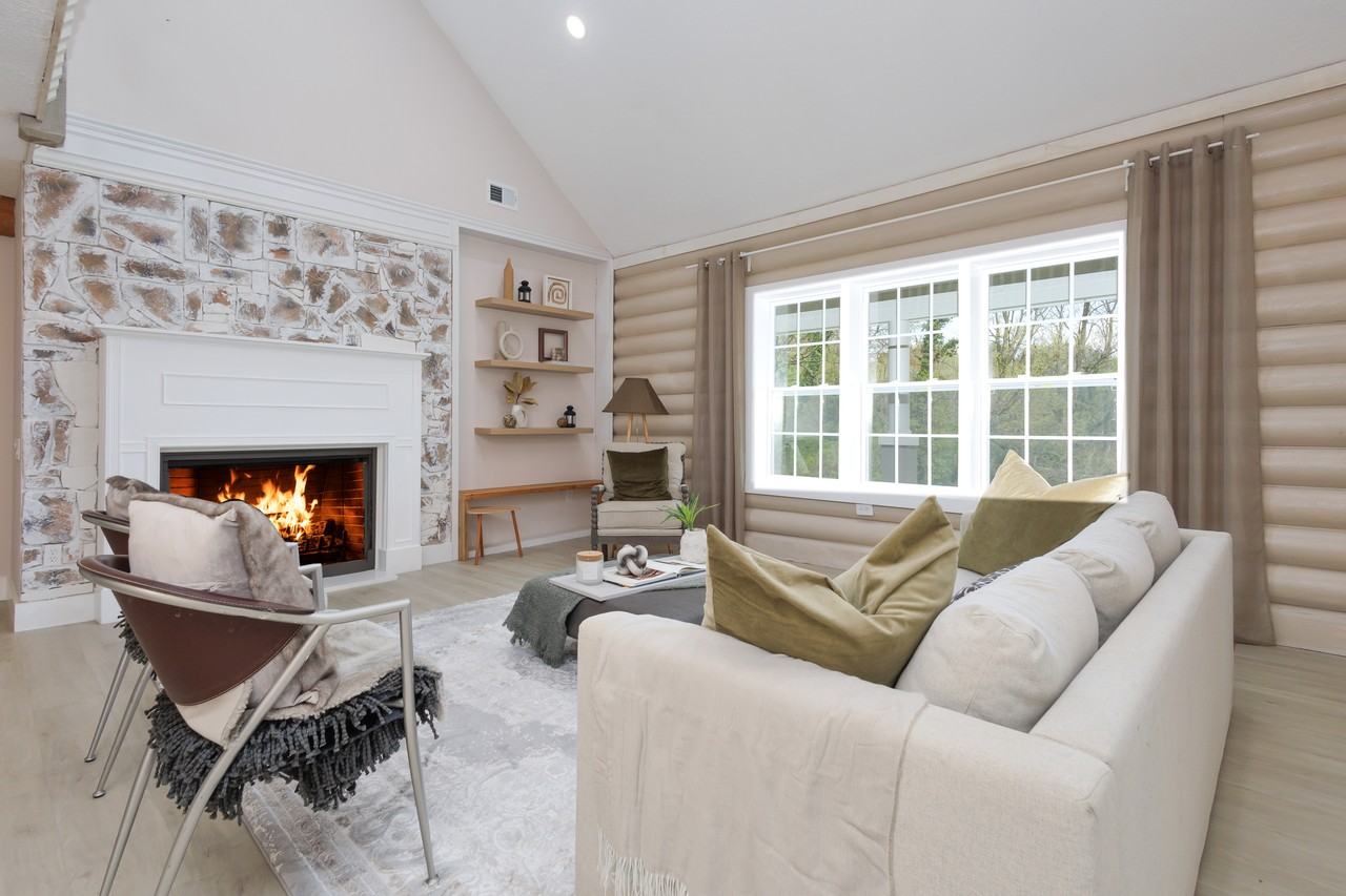 23311 Woodfield Rd - Photo 2 of 47