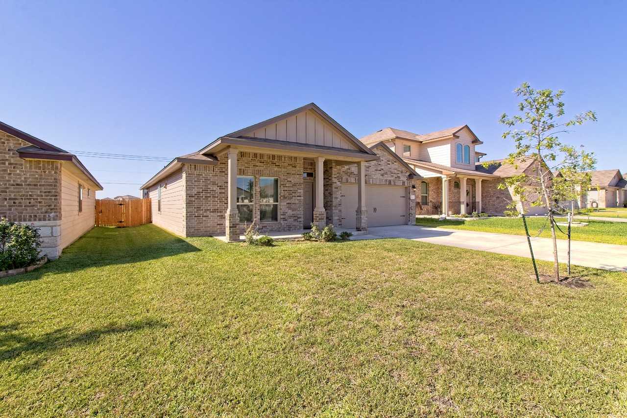 320 Uncle Billy Way - Photo 3 of 34