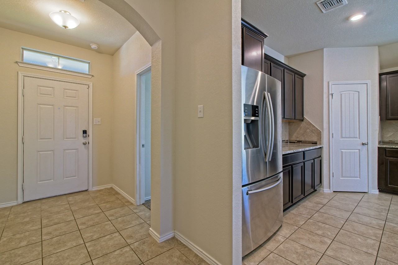 320 Uncle Billy Way - Photo 5 of 34