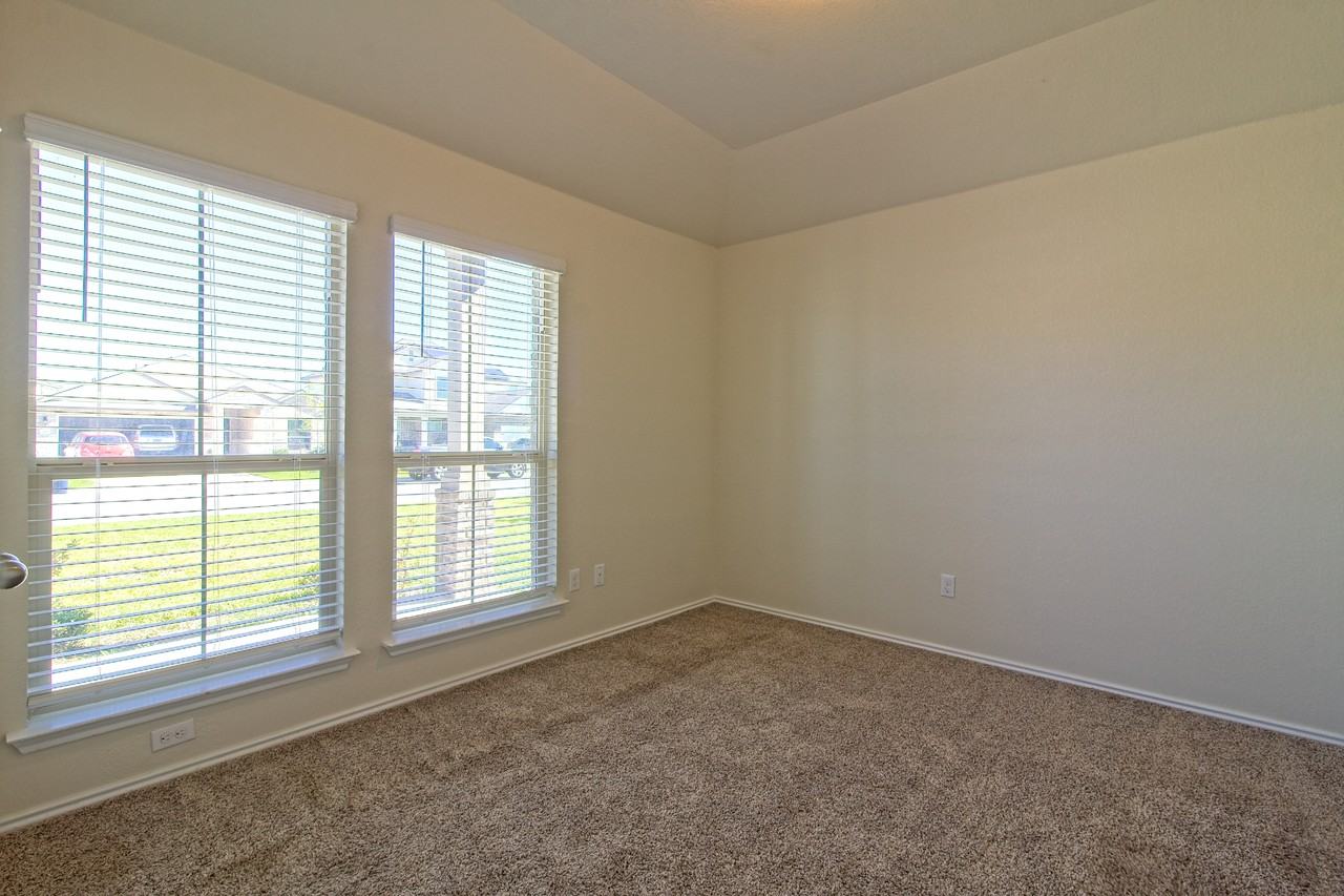320 Uncle Billy Way - Photo 6 of 34