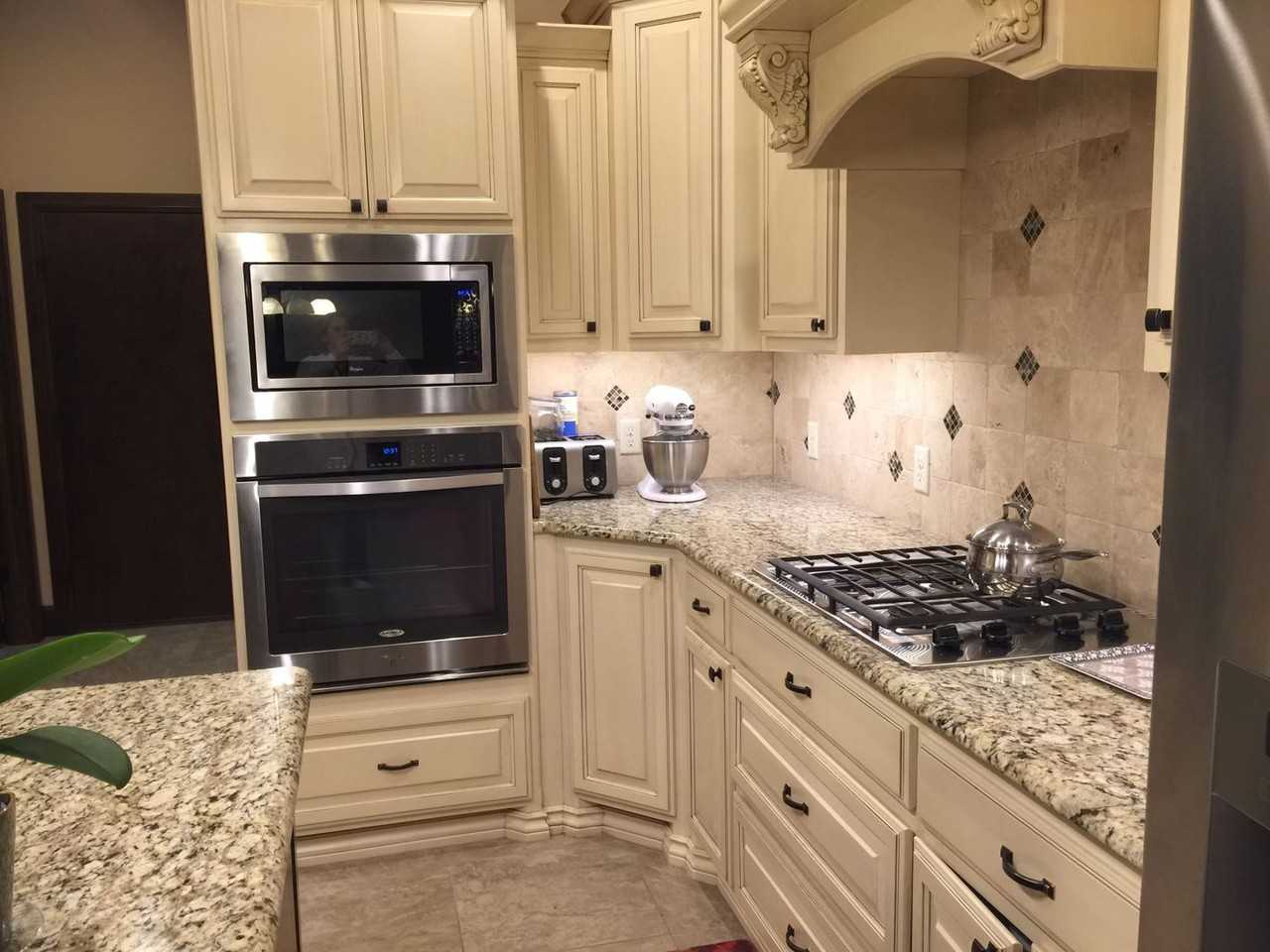 17409 Melville Ln - Photo 3 of 18