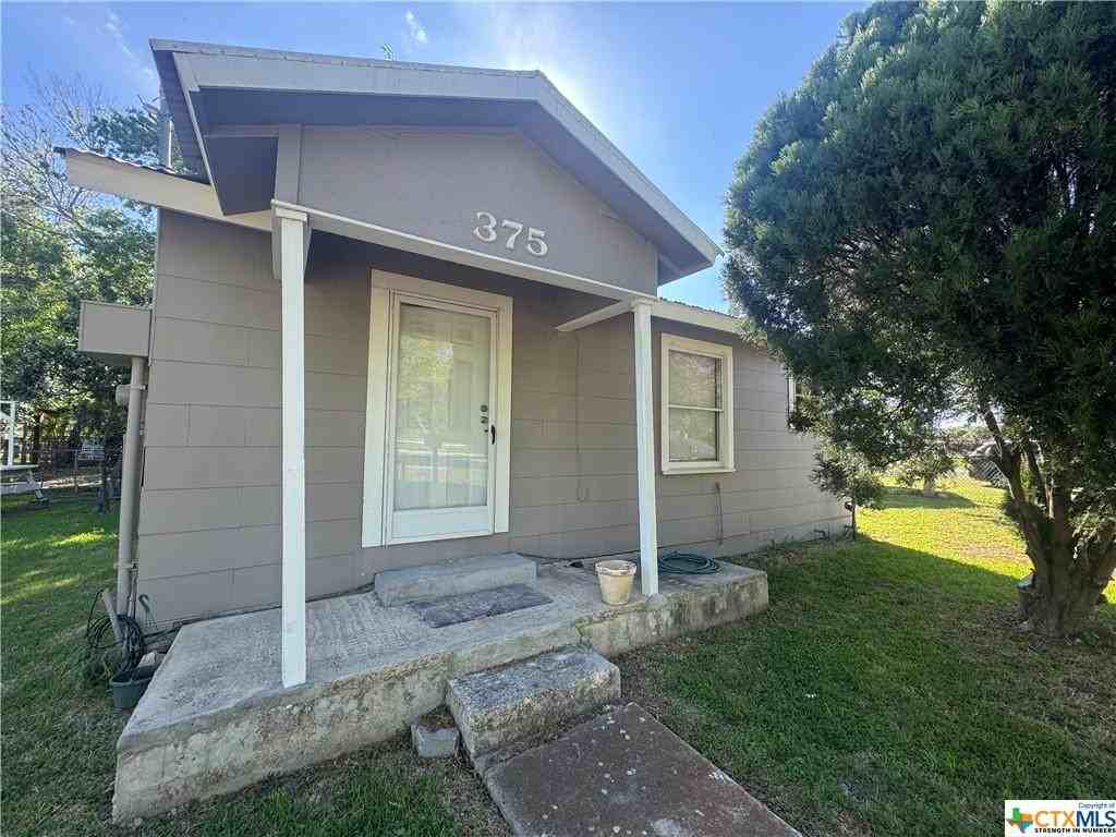 375 N Walnut Ave, New Braunfels, TX 78130 2 Bedroom House for 1,580