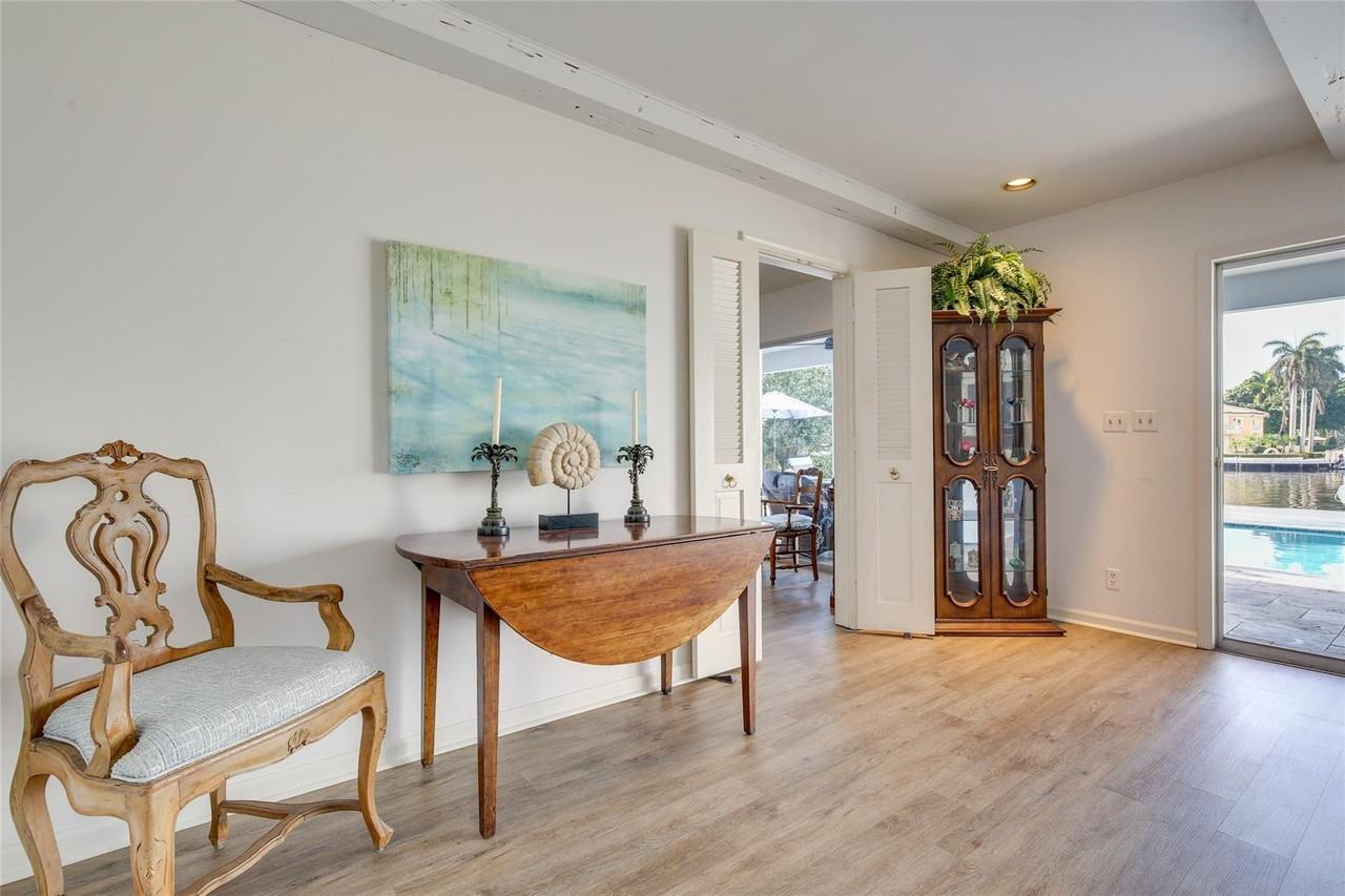 2224 Sunrise Key Blvd #NA - Photo 3 of 24