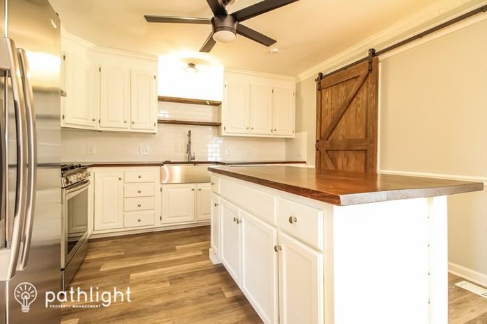 2308 Fairview Rd - Photo 2 of 16