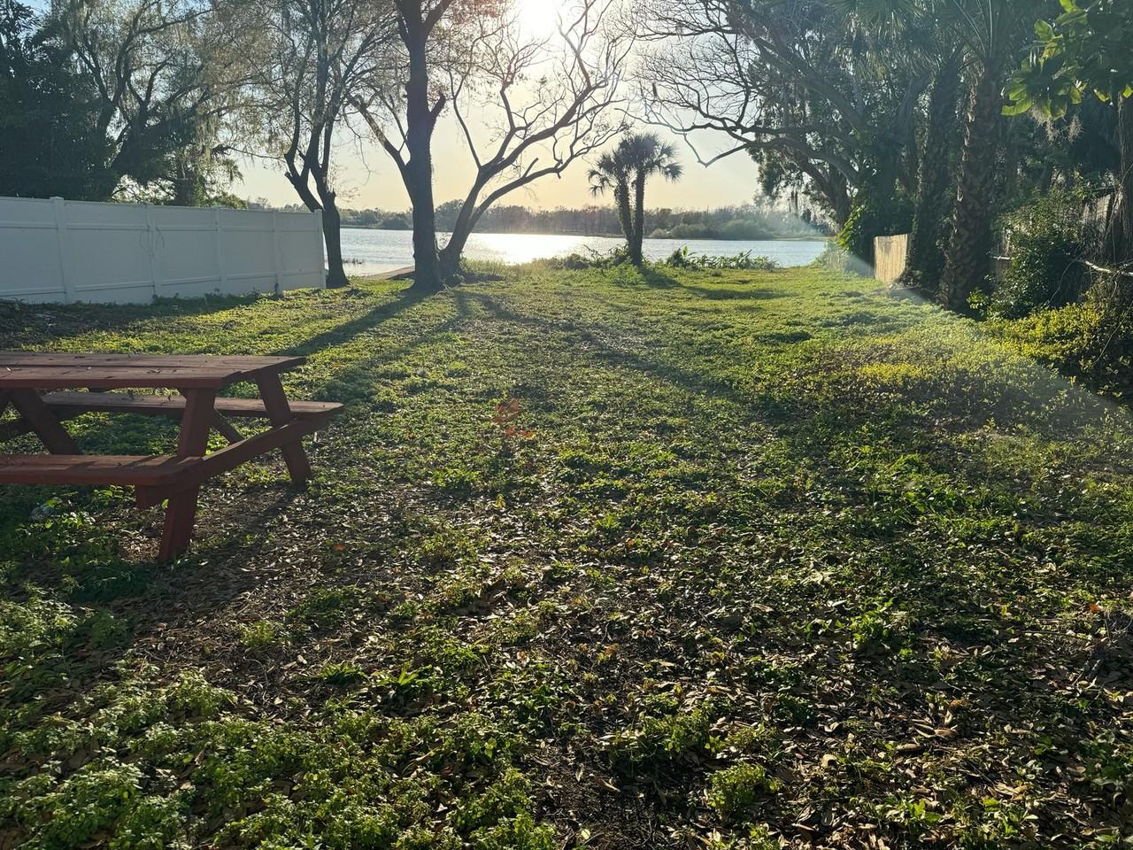 410 Sunset Drive - Photo 3 of 13