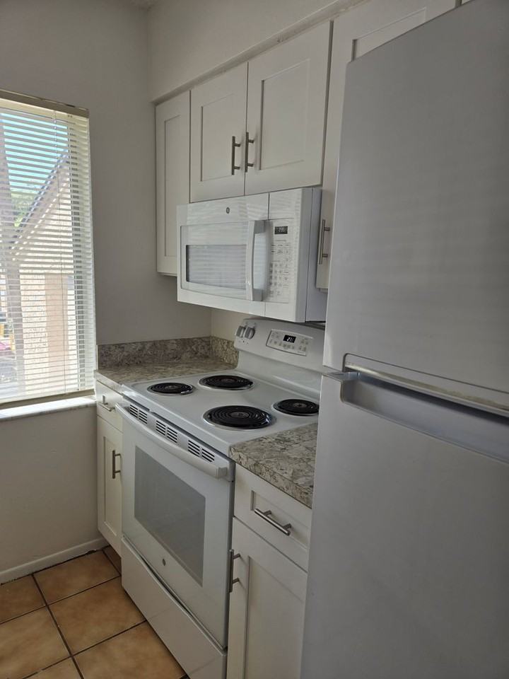 5508 Pokeweed Ct - Photo 4 of 23