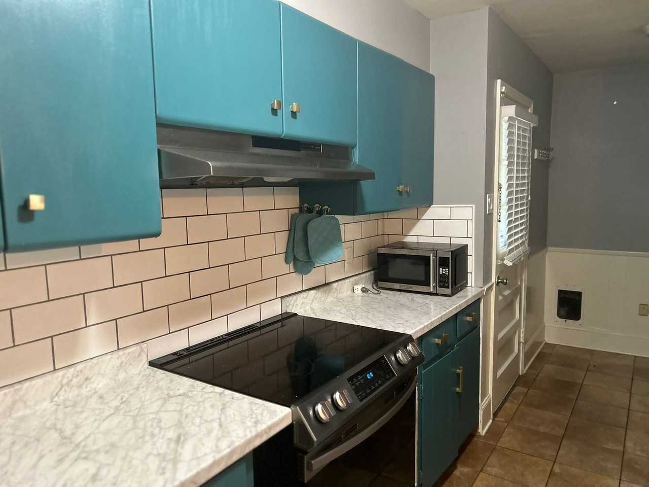 1561 Wilbec Rd - Photo 6 of 14