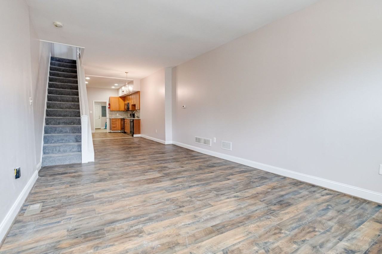 418 N Lakewood Ave - Photo 3 of 38