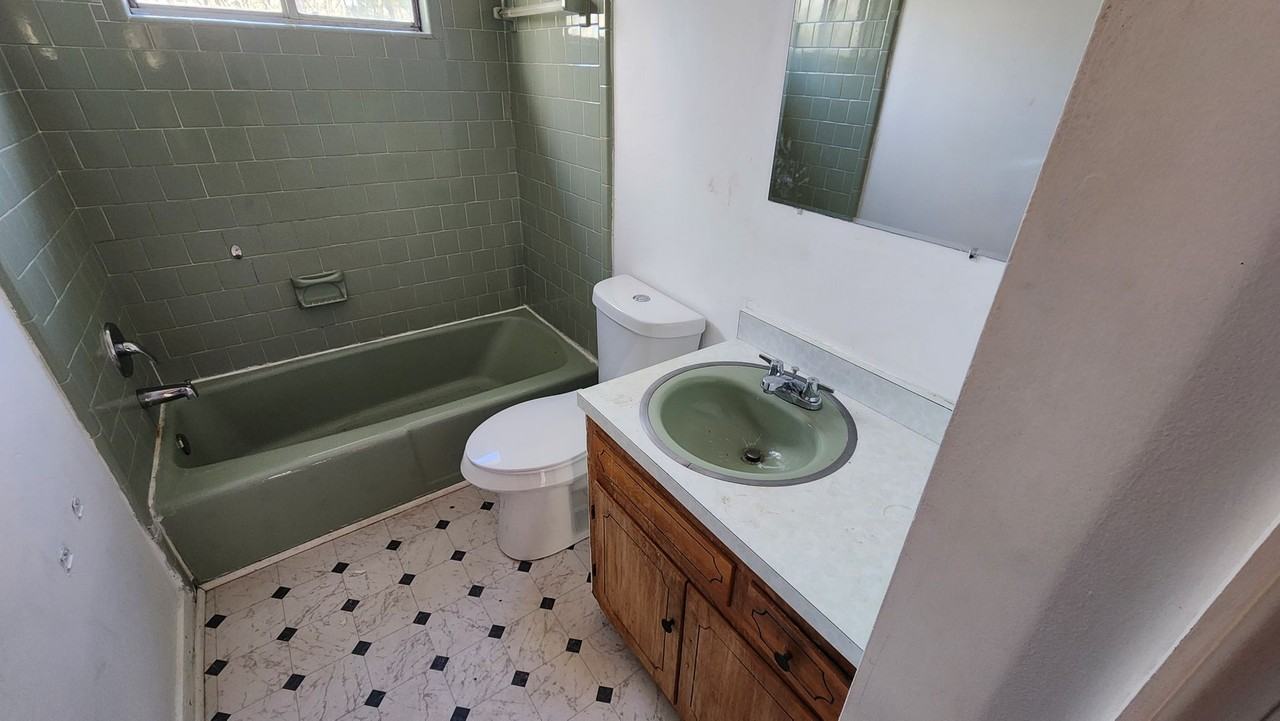 1818 E River Rd - Photo 6 of 11