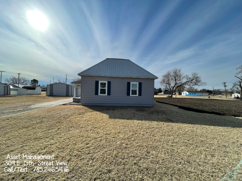 309 E 15th St - Photo 3 of 24