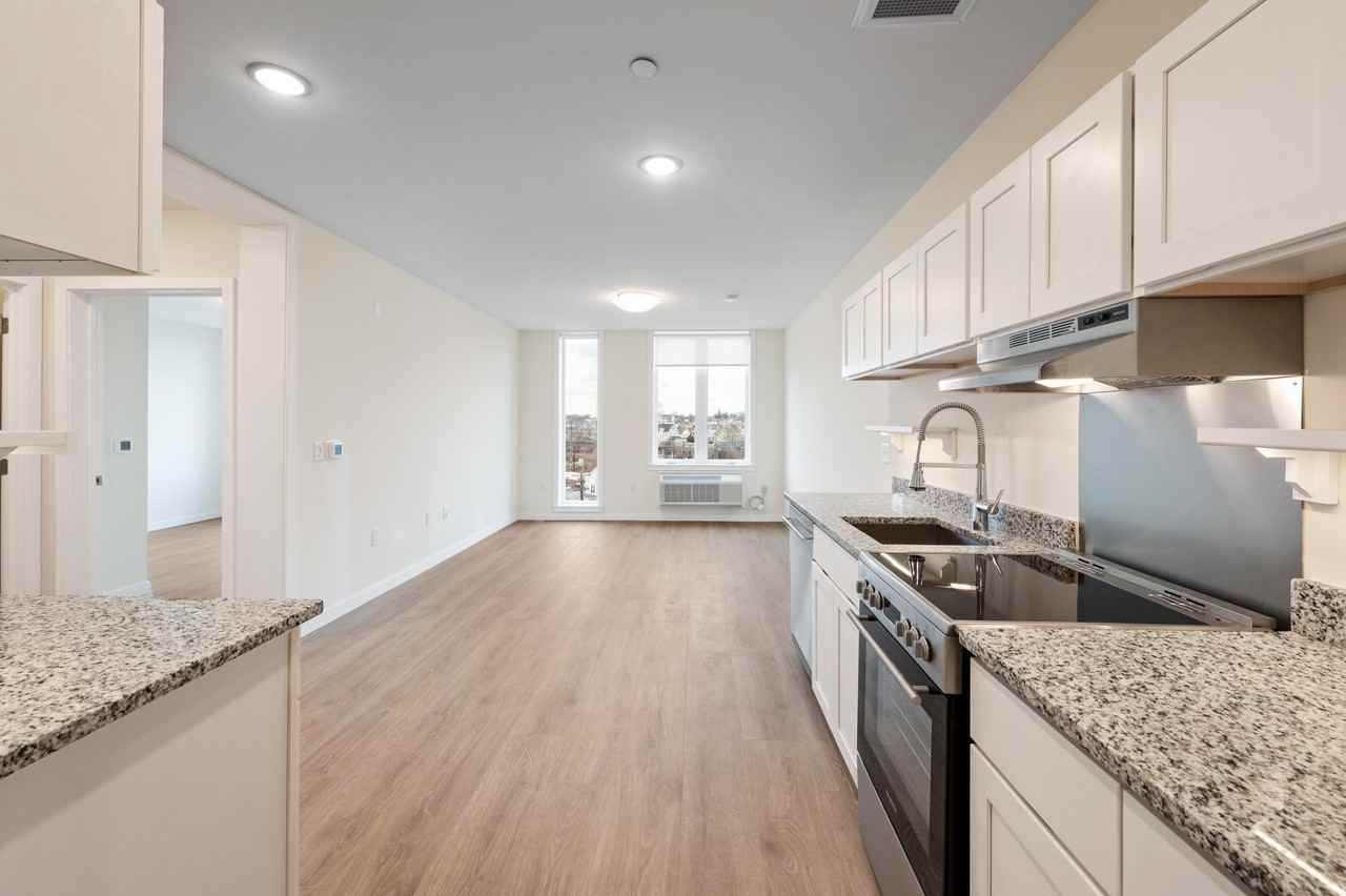 381 Huguenot St #5J - Photo 2 of 8