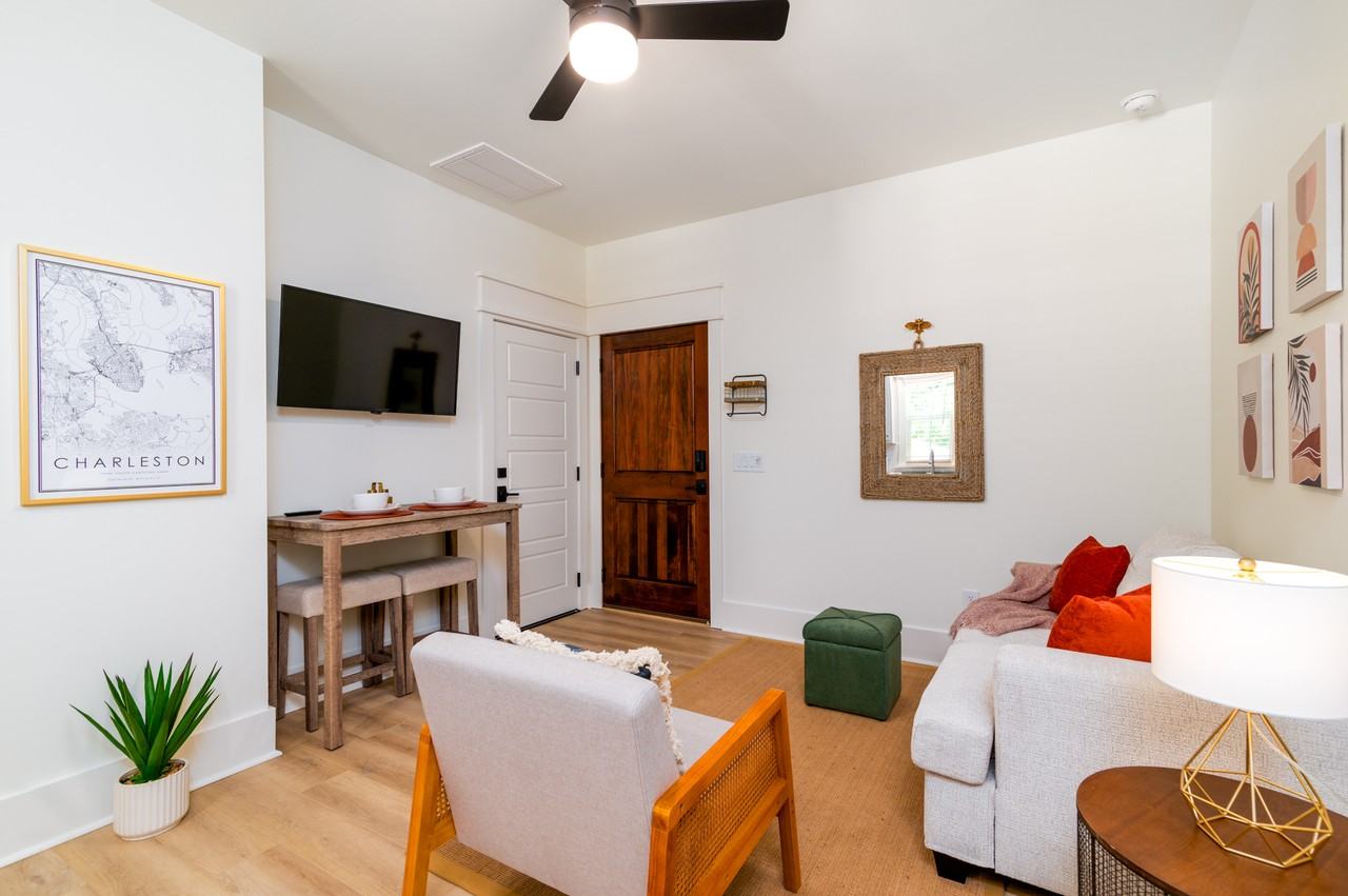 532 Fleming Rd - Photo 3 of 11