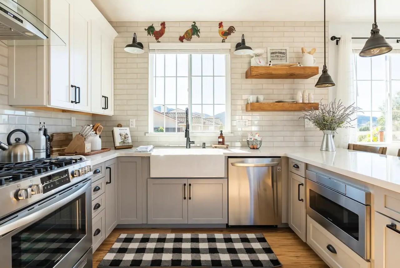 408 Riverview Dr #NA - Photo 4 of 32