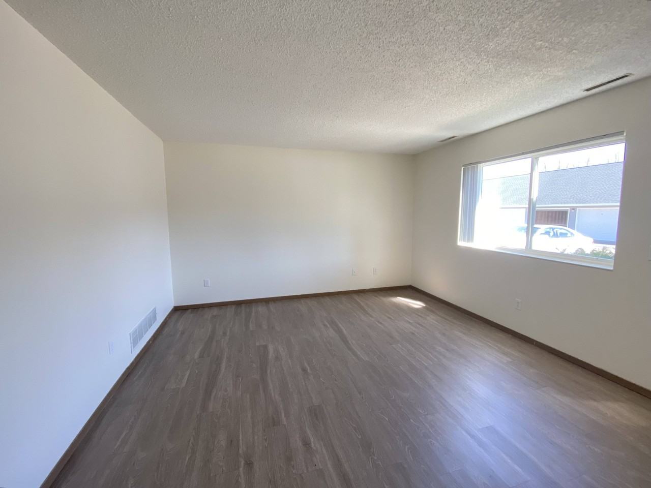 East Gate Estates - Photo 4 of 27