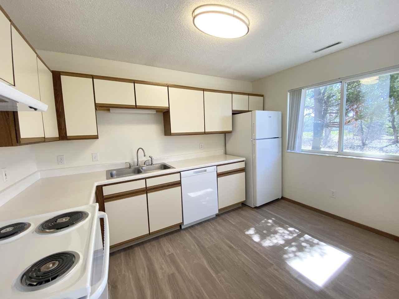 East Gate Estates - Photo 2 of 27