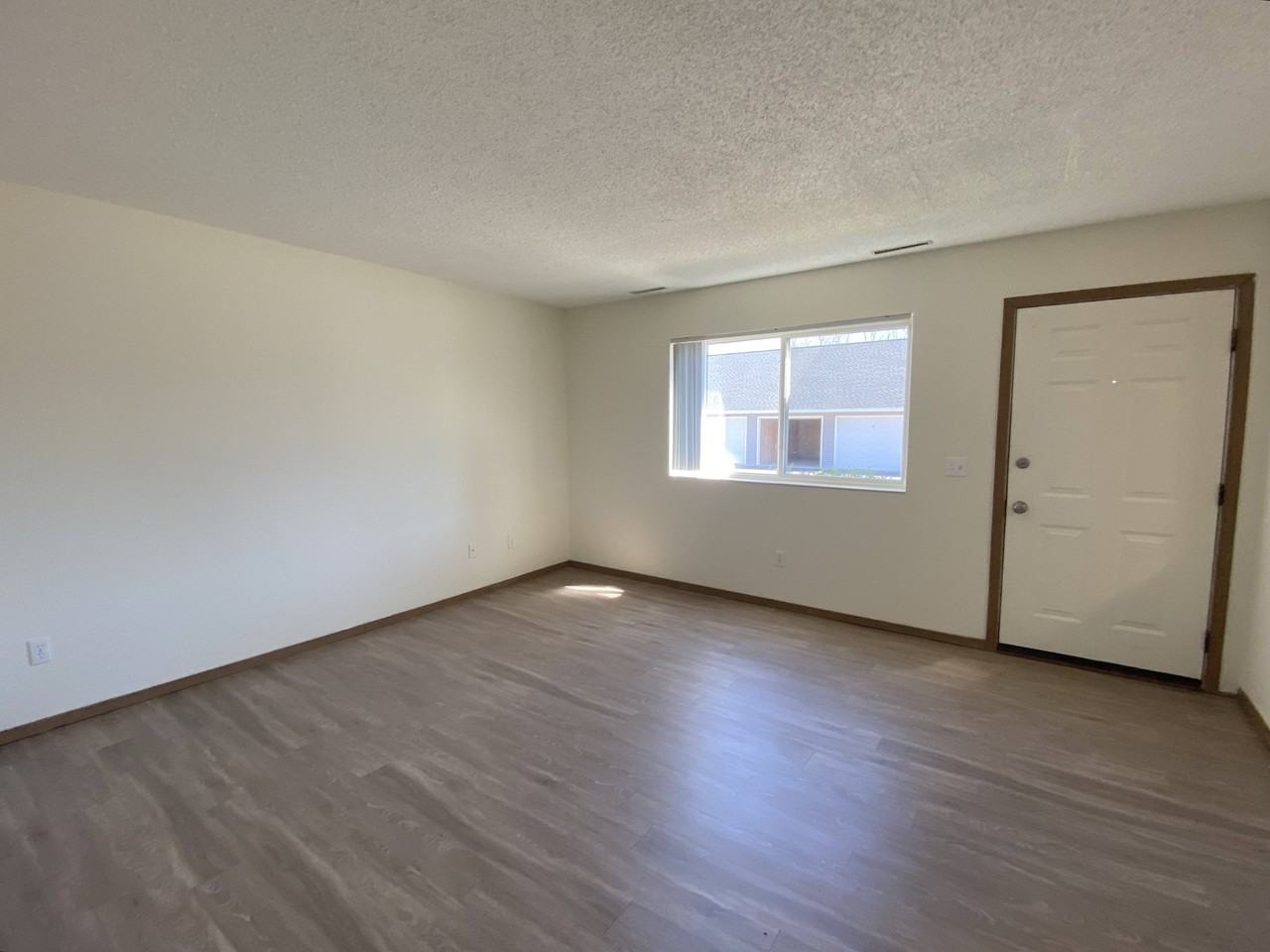 East Gate Estates - Photo 5 of 27