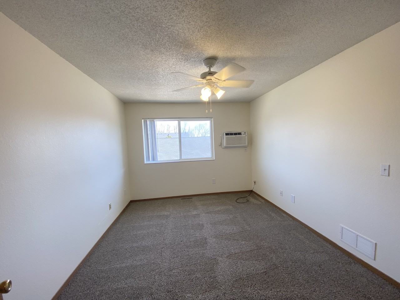 East Gate Estates - Photo 6 of 27