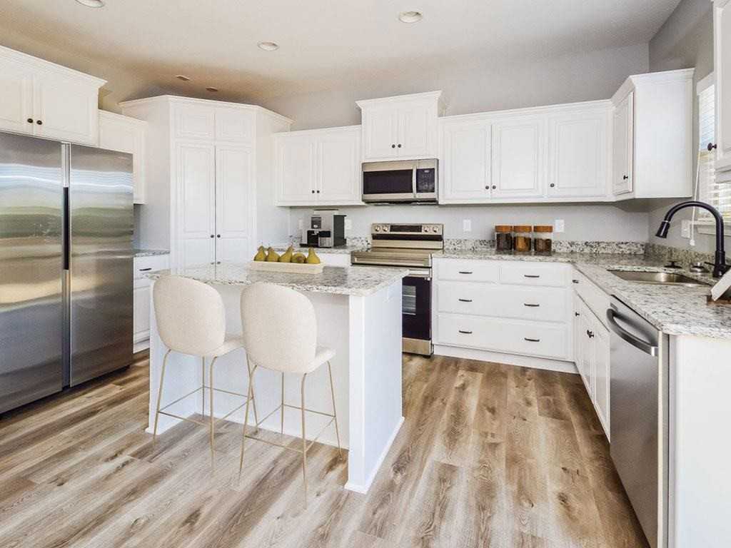 Tall Grass Luxury Rental Homes - Photo 3 of 13