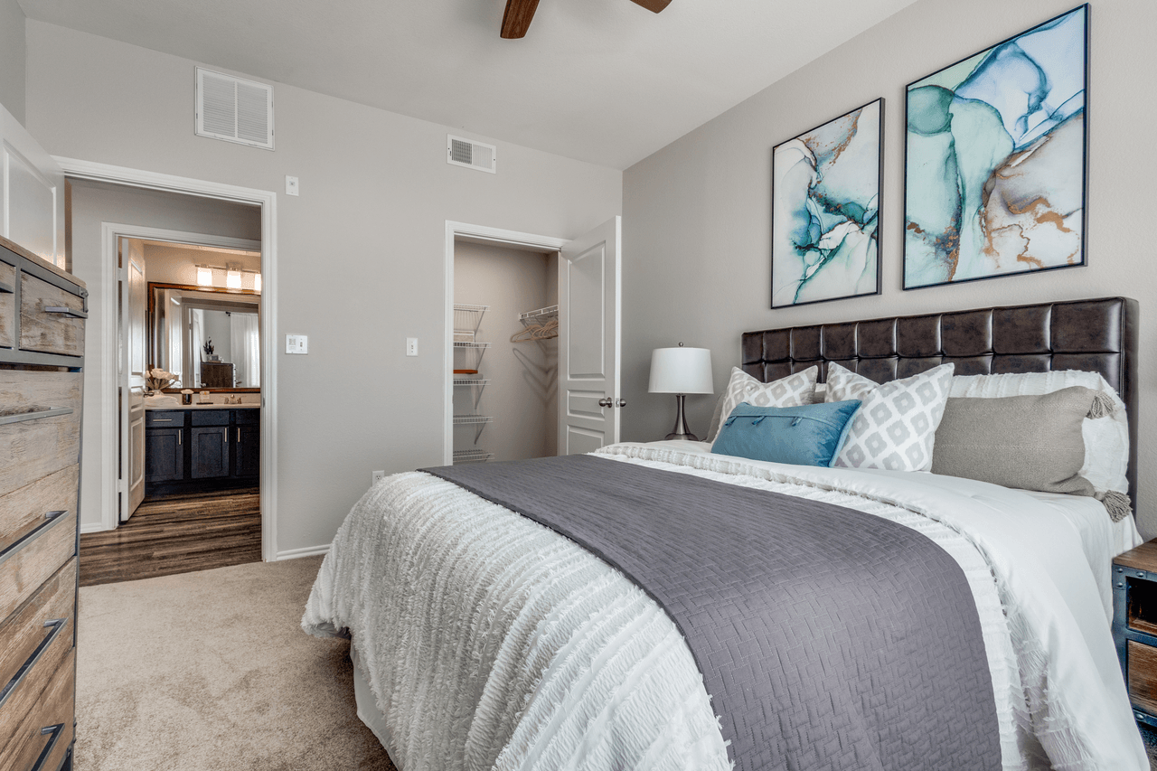 Lost Spurs Ranch Apartments - Photo 5 of 30