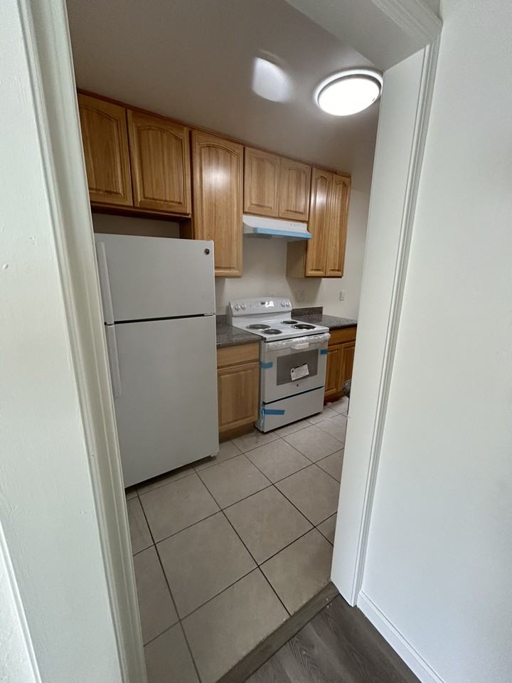 1815 Fairview St #4 - Photo 3 of 14