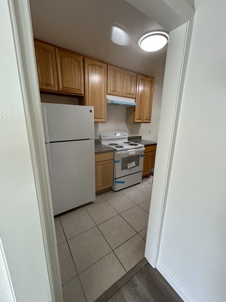 1815 Fairview St #4 - Photo 4 of 14