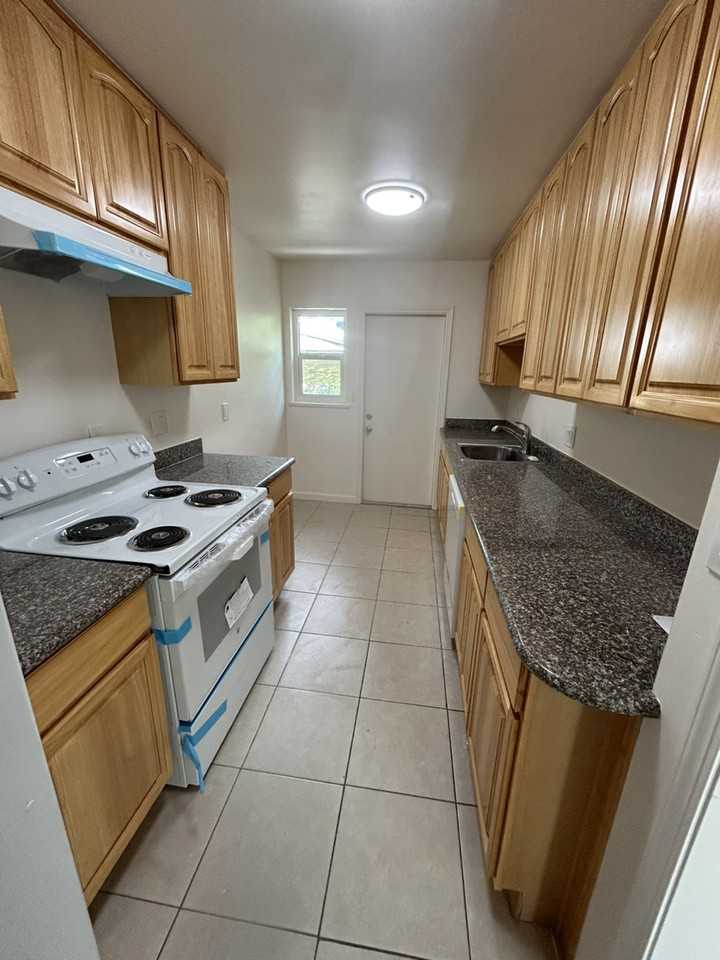 1815 Fairview St #4 - Photo 2 of 14