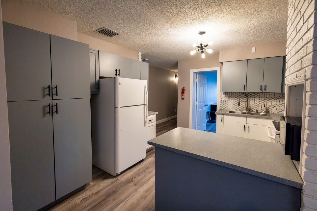 W Douglas St - Photo 6 of 8