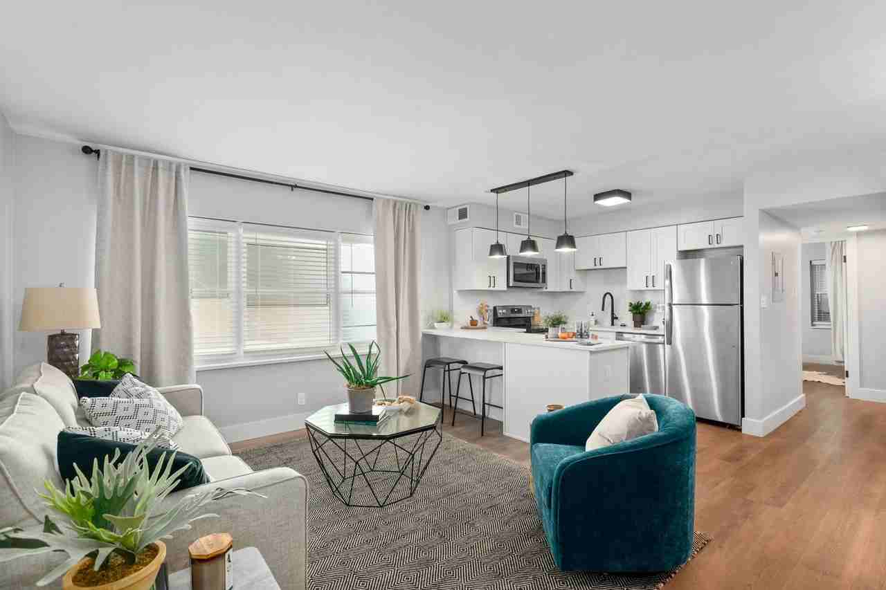 THE SQUARE ON DELMAR - Photo 3 of 34