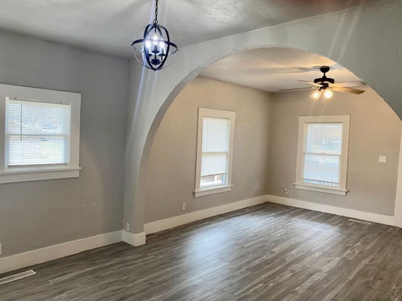 910 W Wade St - Photo 7 of 20