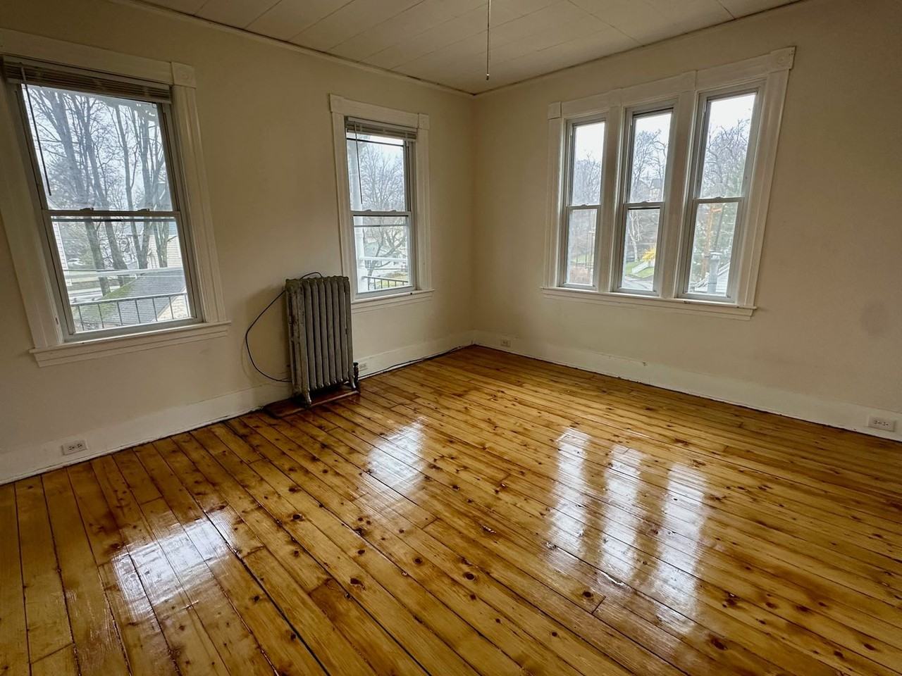 52 Ring Street - Photo 2 of 17