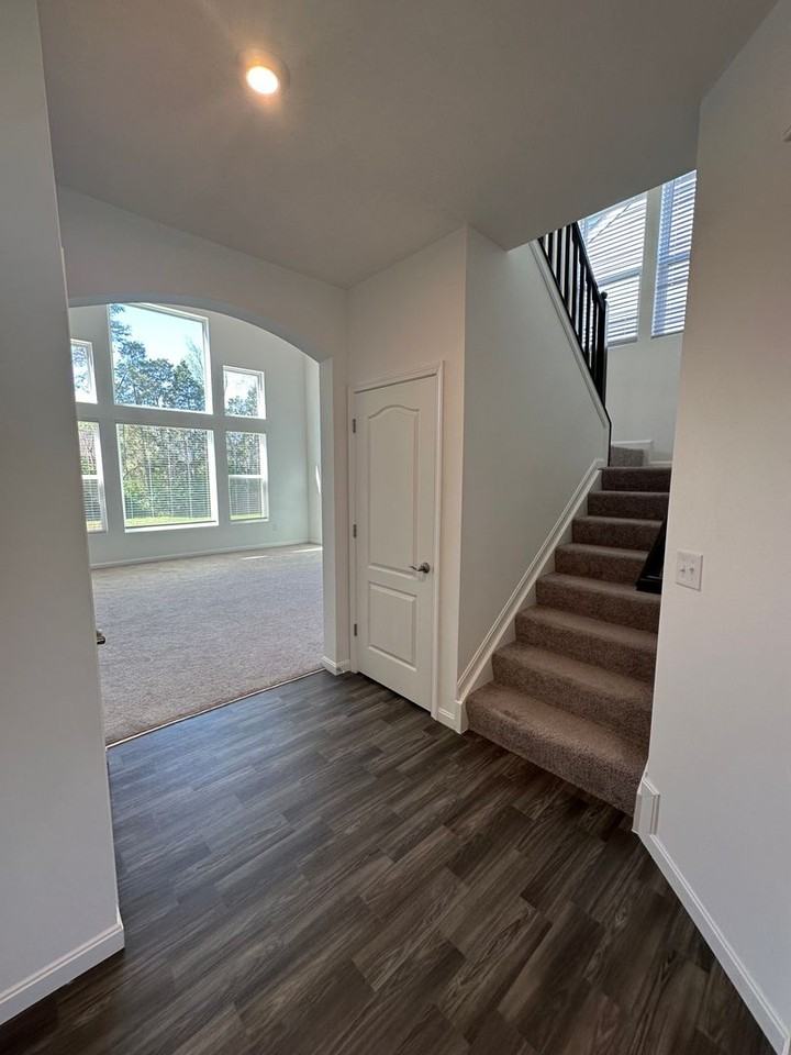 10520 Vista View Dr - Photo 4 of 36