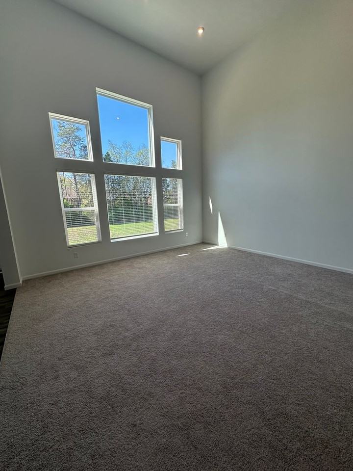 10520 Vista View Dr - Photo 5 of 36