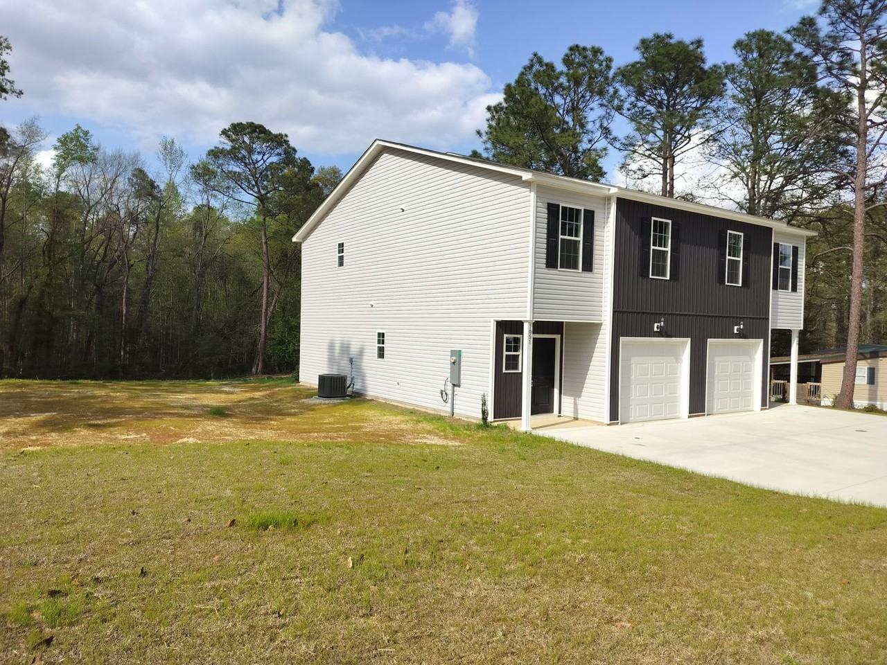 1051 Mckay Dr - Photo 4 of 24