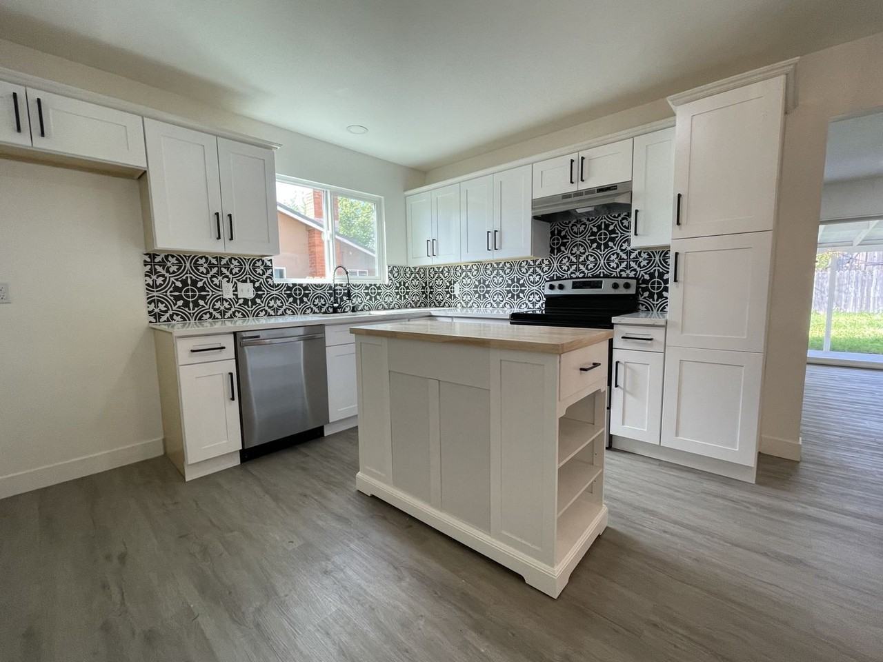 116 Penaranda Dr - Photo 4 of 14