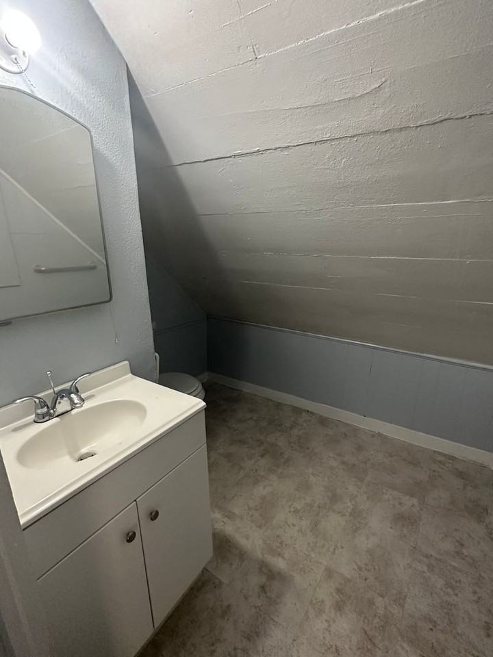 5885 Cable Ave - Photo 7 of 8