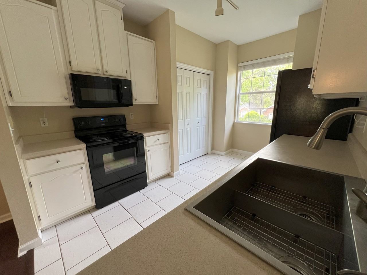 1517 Applewood Way #NA - Photo 5 of 20