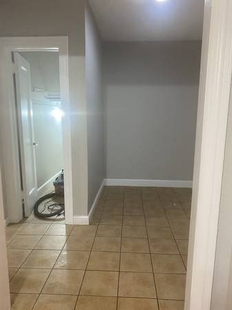 S 9th Ave #1 - Photo 3 of 10