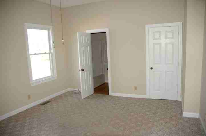 216 Cary St #NA - Photo 7 of 11