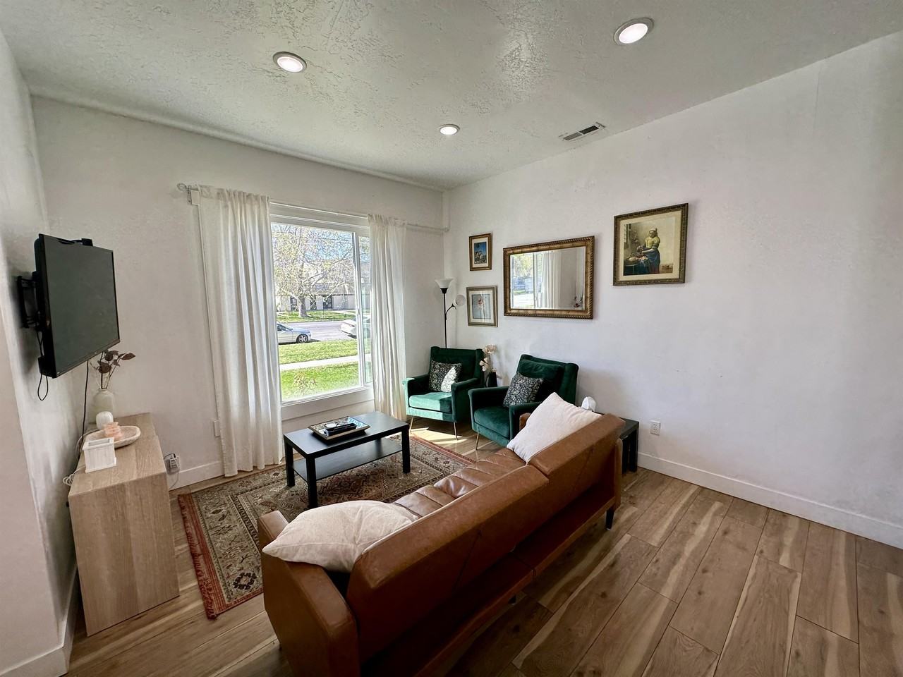 568 W 300 N #568 - Photo 3 of 17