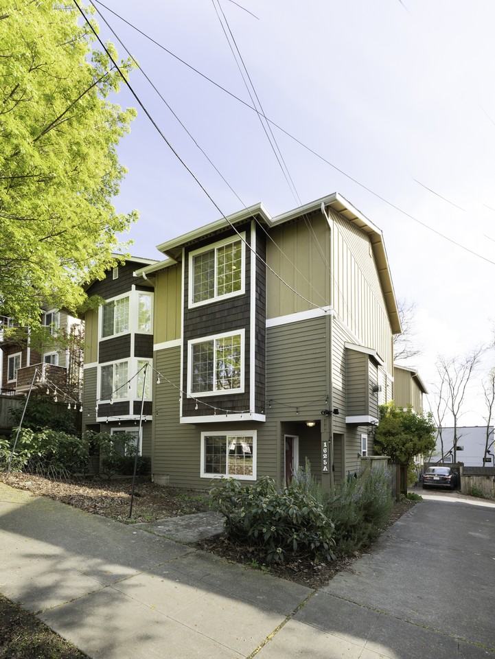 1625 S Weller St #1 - Photo 2 of 37