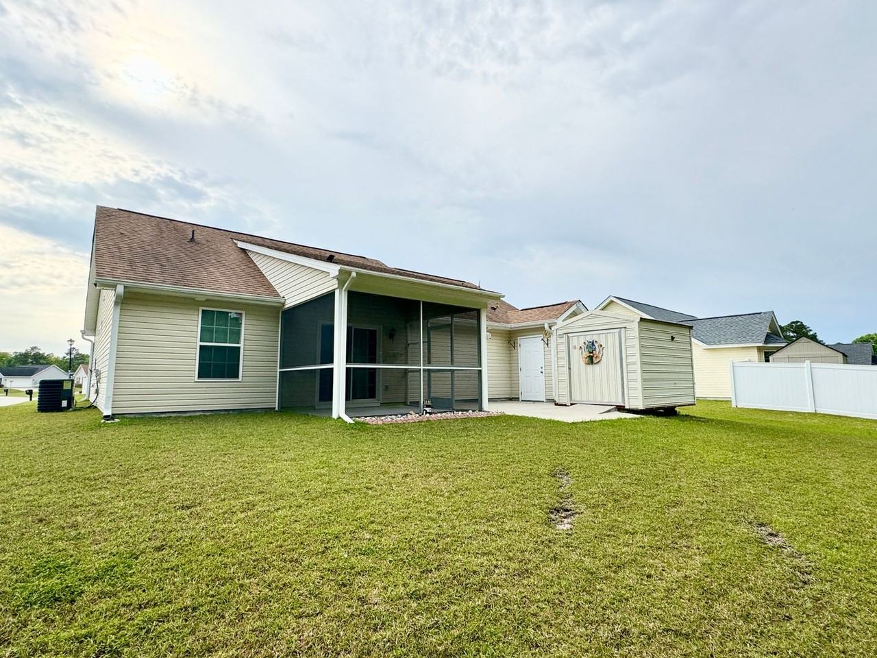 141 Emily Springs Dr - Photo 3 of 26
