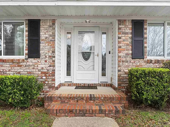 3 Cunningham Pl - Photo 2 of 14