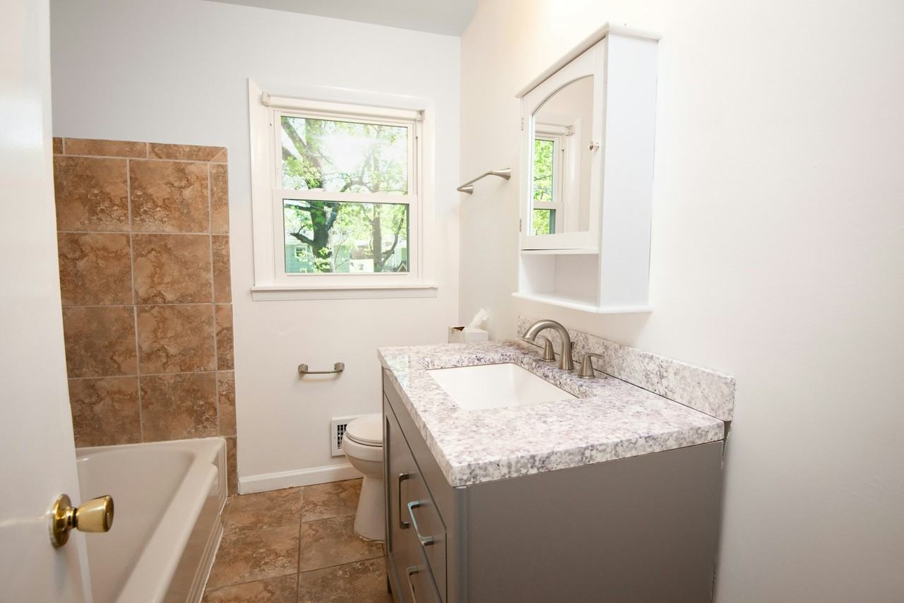 685 Oakmoor Drive, Unit 685 Oakmoor - Photo 3 of 15