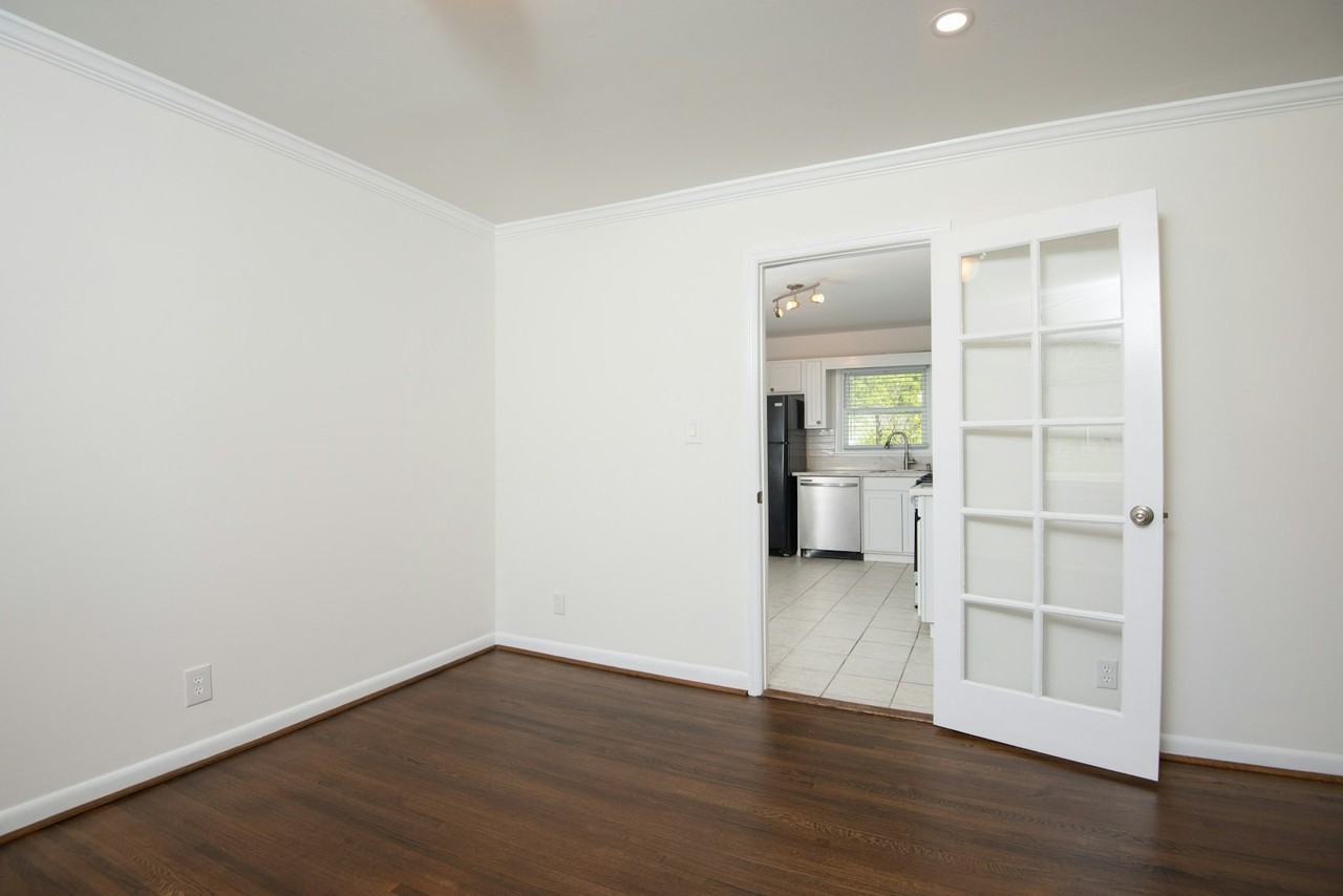 685 Oakmoor Drive, Unit 685 Oakmoor - Photo 6 of 15